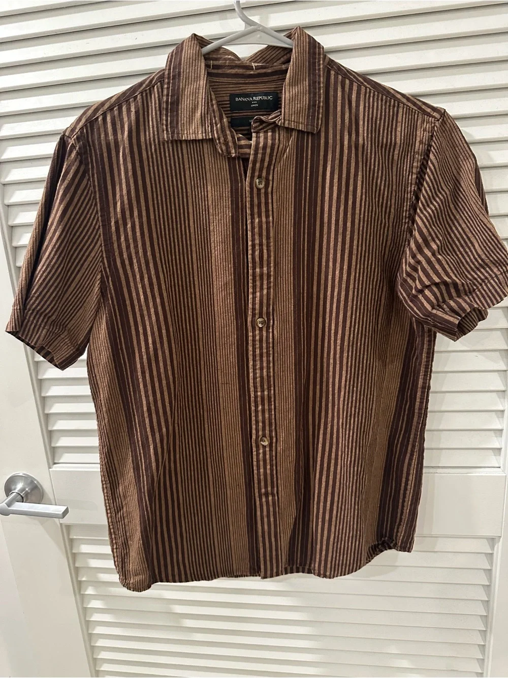 Banana Republic Brown Striped Short-Sleeve Button-Down Shirt